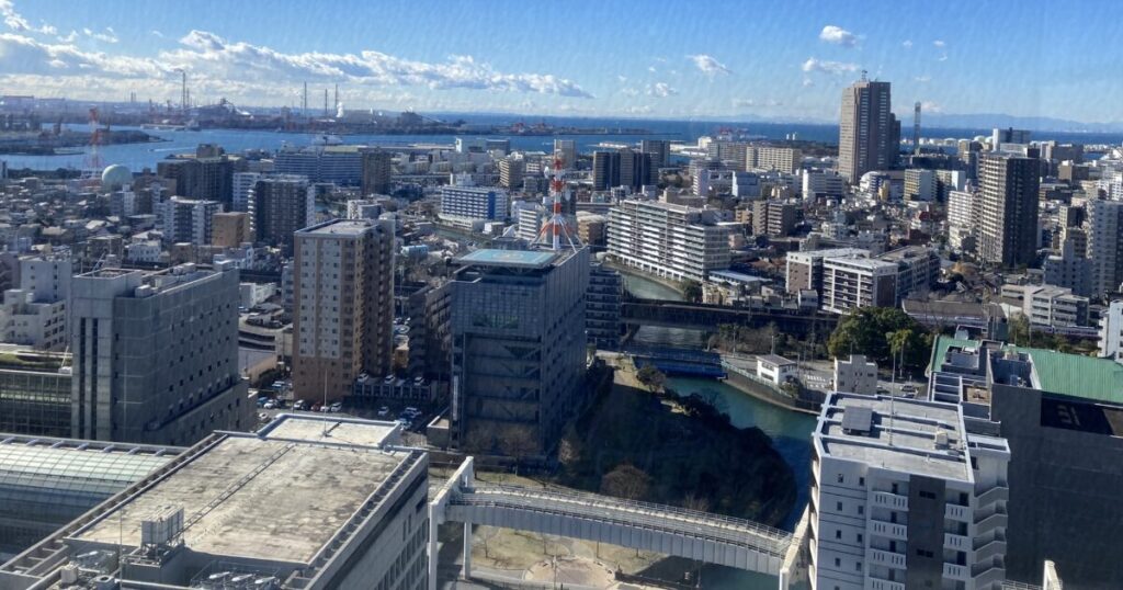 千葉市街と港湾エリアを一望する高層からの景色