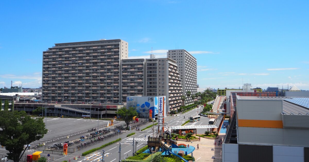 ららぽーと周辺のマンションと街並みの風景