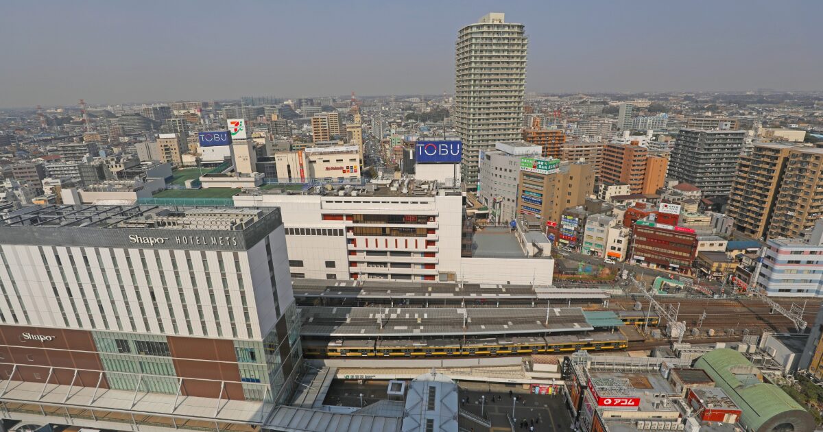 船橋駅周辺の市街地と鉄道の高層俯瞰風景
